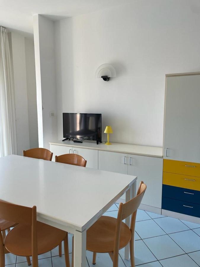 Residence Zeta - Walterigato Apartments Solo Per Famiglie Lido di Jesolo Luaran gambar