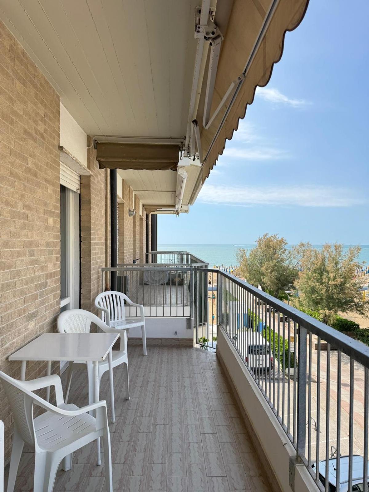 Residence Zeta - Walterigato Apartments Solo Per Famiglie Lido di Jesolo Luaran gambar